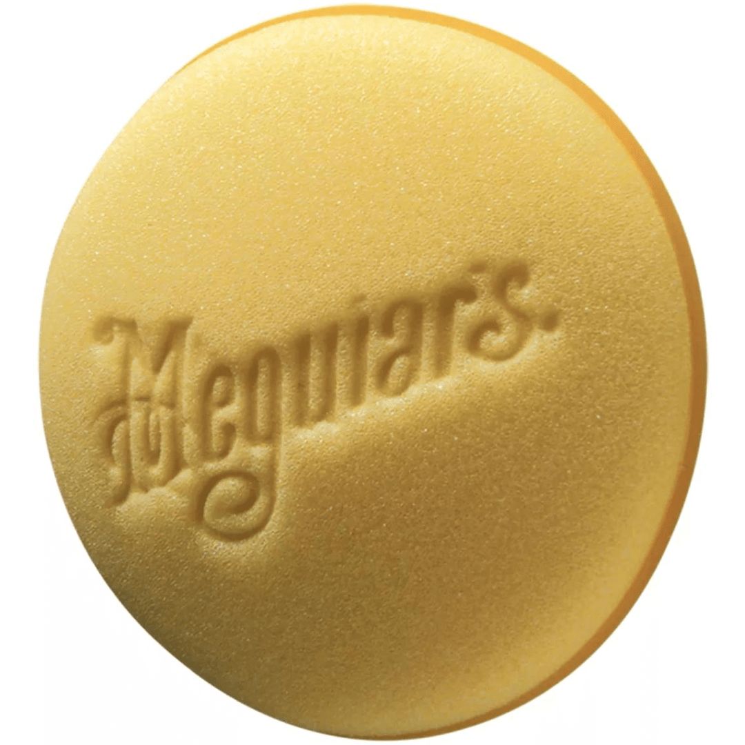 Der gelbe Meguiars Soft Foam Applicator Pad Applikator mit Logo