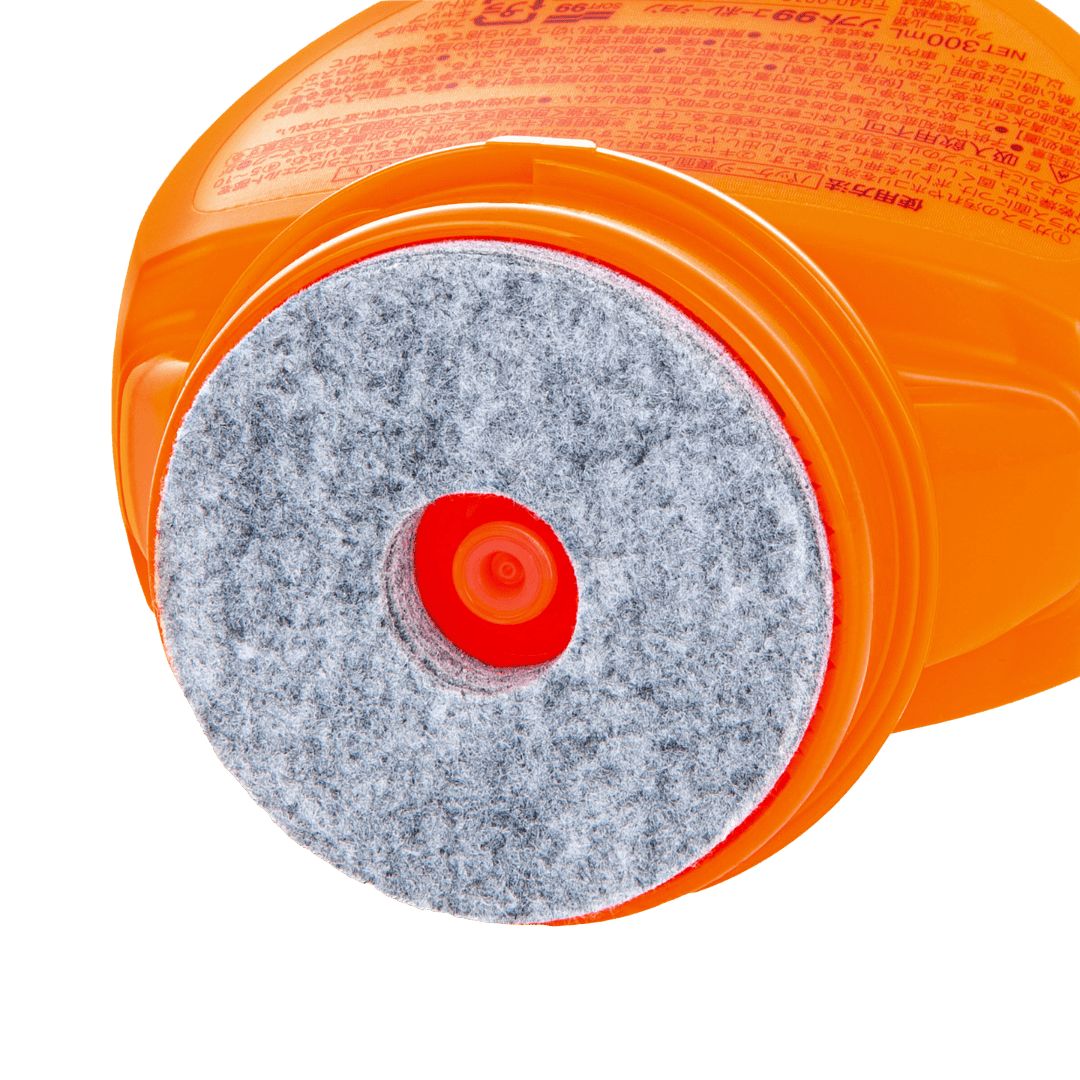 Der Applikator der Soft99 Glaco Roll On Max Glasversiegelung