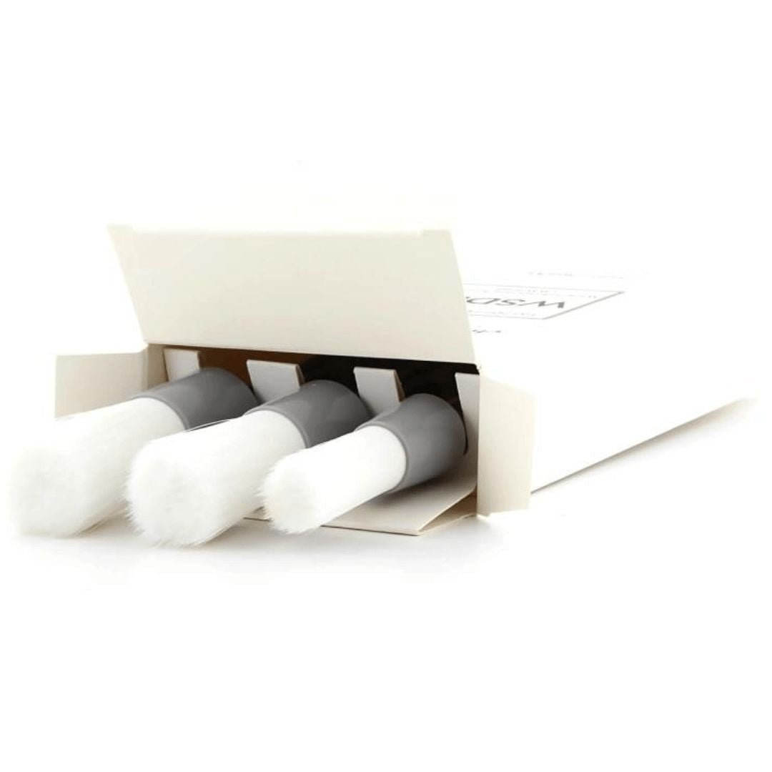 Das ChemicalWorkz White Soft Detailing Pinsel in der Verpackung