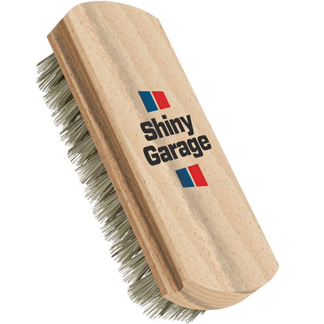 Die Shiny Garage Leather Brush Lederbürste mit Logo