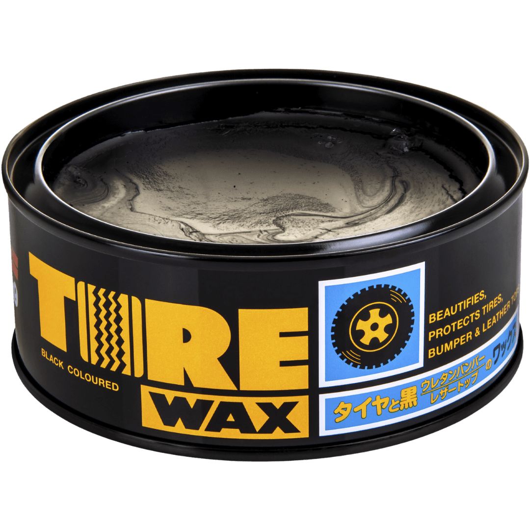 Offene Dose der Soft99 Tire Black Wax Reifenversiegelung