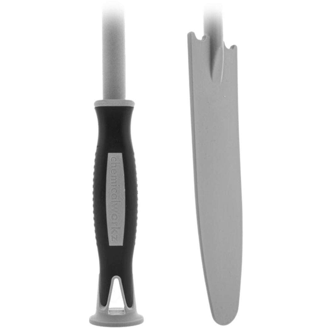 Der Stiel der ChemicalWorkz Flat Wheel Brush Felgenbürste