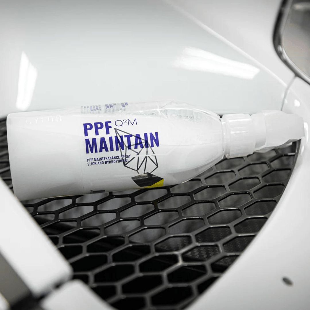 Die Gyeon Q²M PPF Maintain Folienpflege auf einem Auto