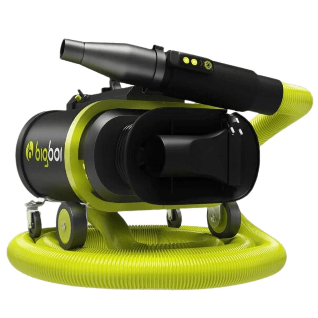 Der BigBoi BlowR PRO+ Lacktrockner auf dem Schlauch
