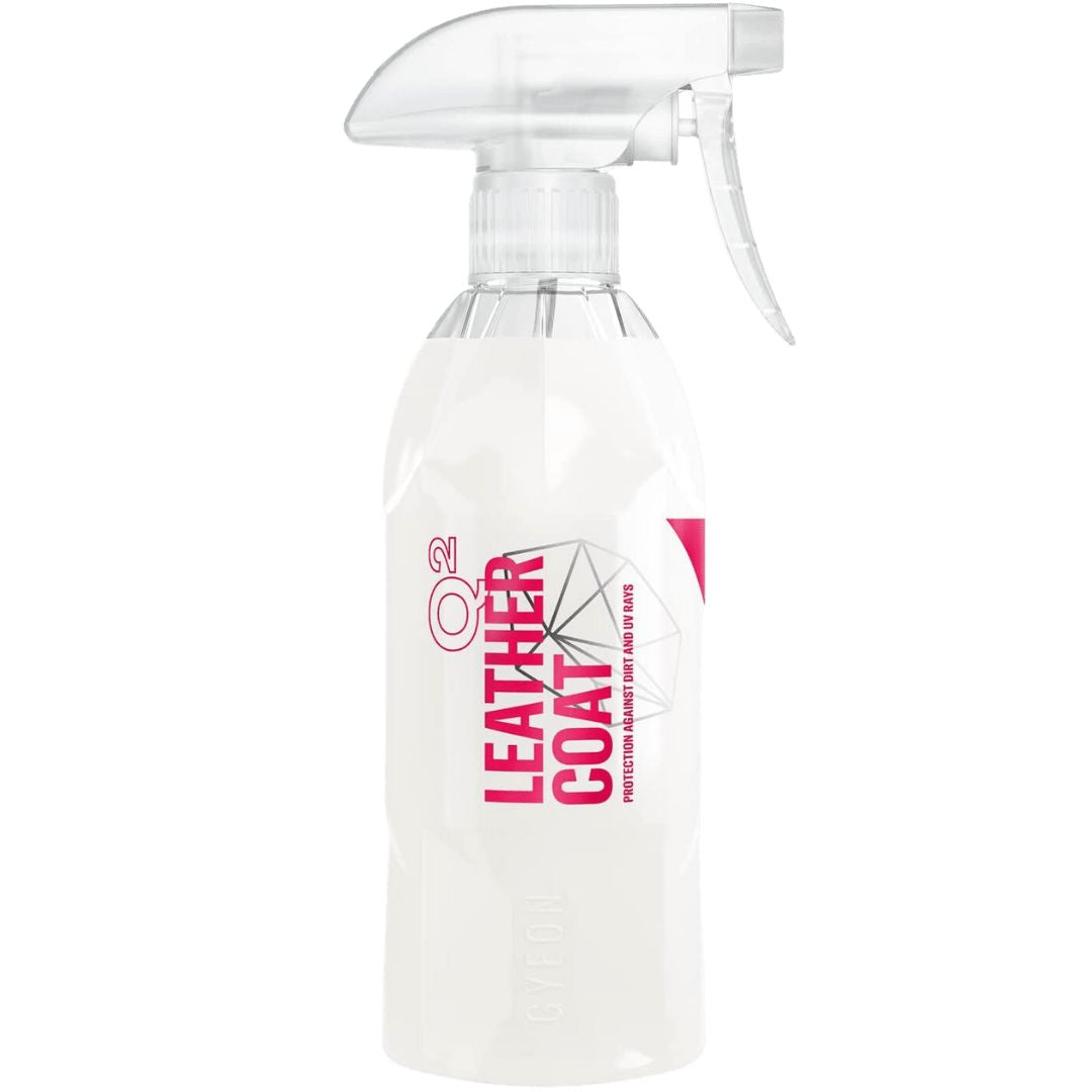 Die 400 Milliliter Sprühflasche der Gyeon Q² Leather Coat Lederversiegelung