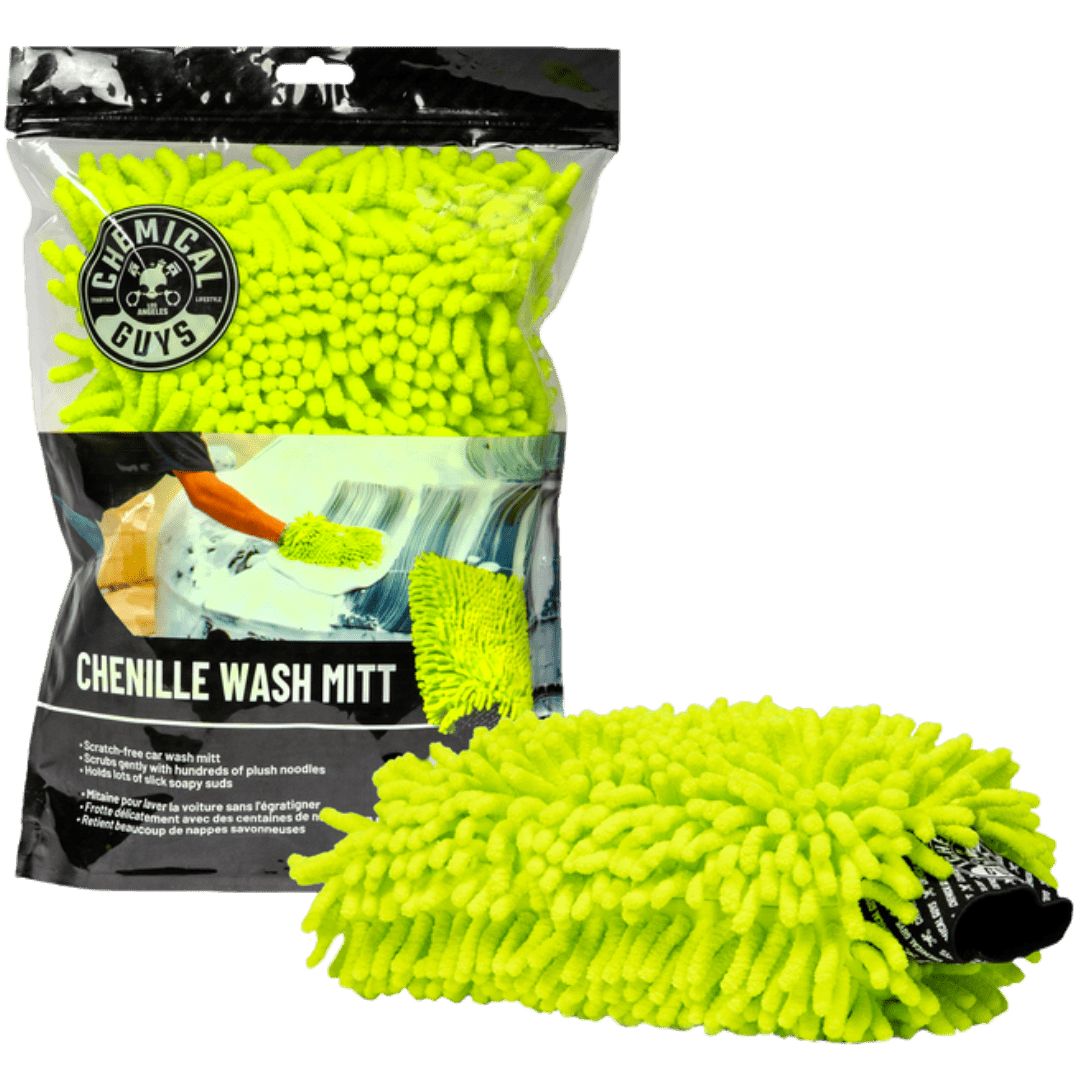 Der Chemical Guys Chenille Wash Mitt  Waschhandschuh liegend mit der Verpackung